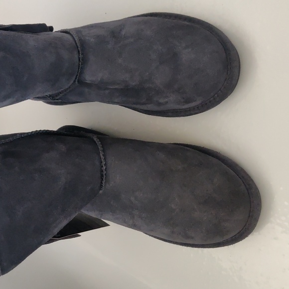 New! 1901Y Bearpaw Boots Girls Mimi Youths Suede Rubber Sole - Picture 3 of 12